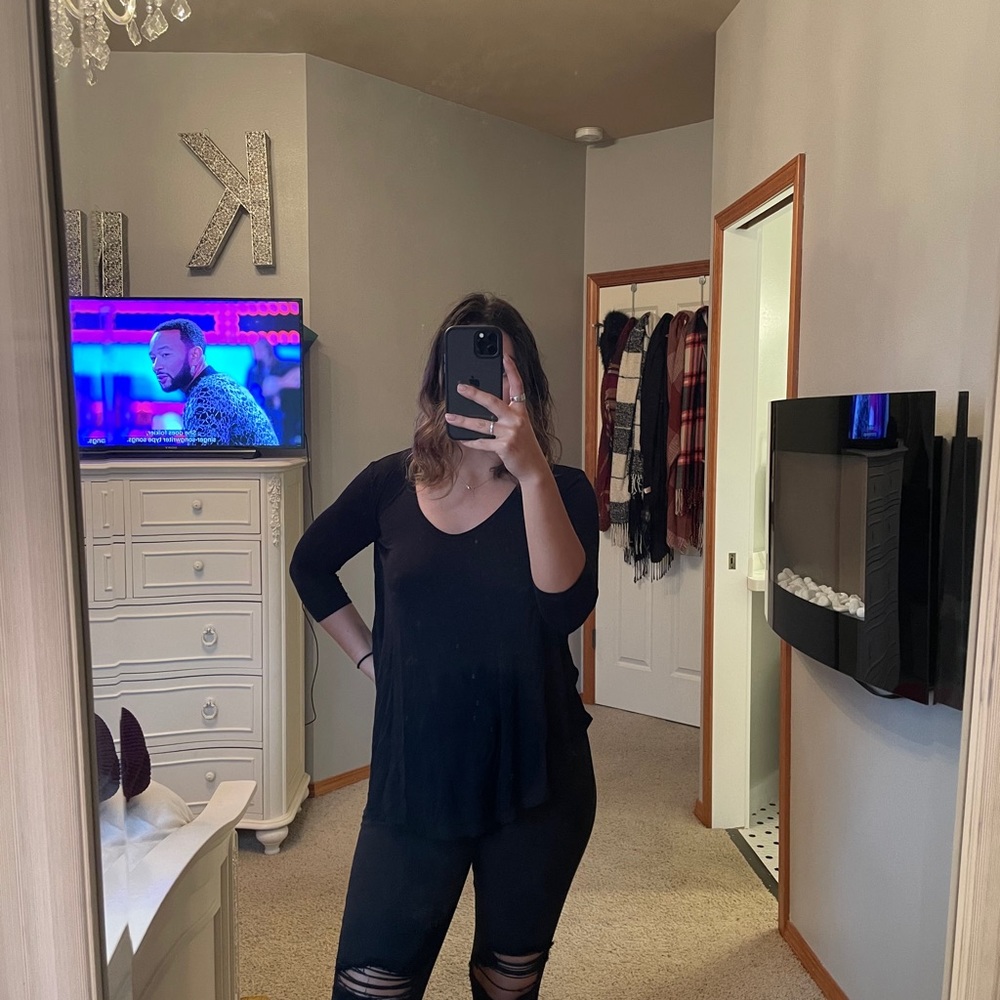 Top - Picture 2 of 3